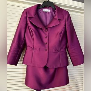 Tahari Plum Purple Size 8 Skirt Suit